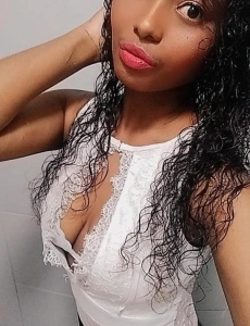 Linda mulata en elda