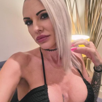 Rubia alta muy, Denia