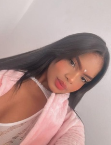 Hola guapo soy SALOME soy una mujer extrovertida,