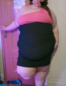 Zorrita obesa tetas culo gigantes adicta al sexo follame duro desde 50€