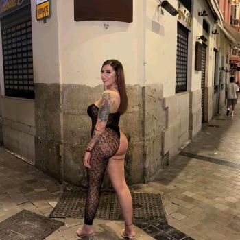 Independiente española sola en casa, Alicante