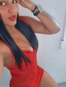 GuapÍsima masajista en libera tensiones