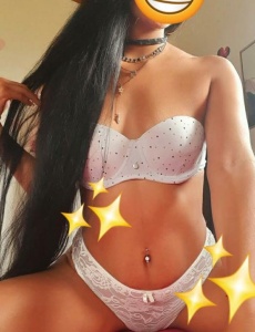 Xiomara muy cachonda y lujuriosa