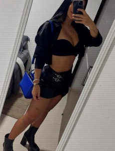 Sara latina dulce y encantadora