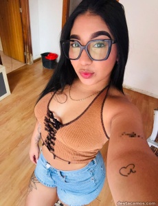 Soy zoe una joven latina muy completa en momentos de mi encuentro