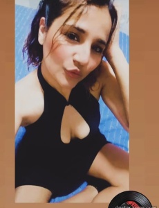 Joven súper divertida