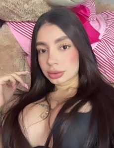 Ximena bella joven dulce y.
