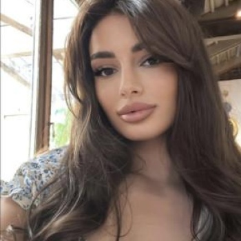 A beautiful latina with a captivating smile, irresistible, Alicante