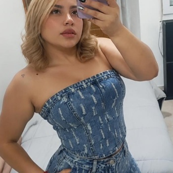Victoria colombiana con curvas, Benidorm
