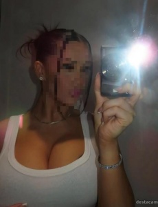 Hola amor , soy victoria, tengo 22 años️