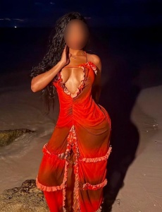 En alicante camila, una encantadora colombiana lista para sorprenderte