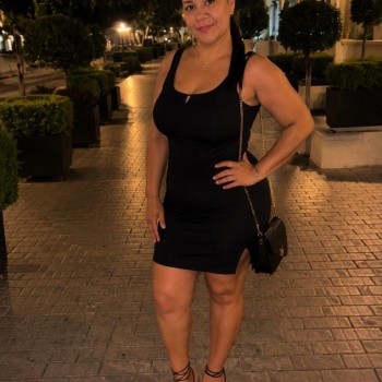 Bella y colombiana, Alicante