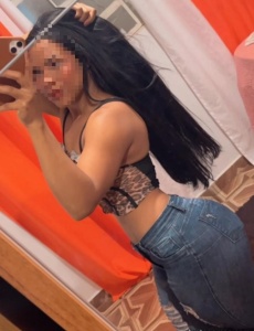 MIS AMORES, SOY ANGELA,UNA LATINA MUCHAS GANAS DE