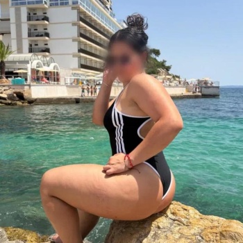 Jovencita ecuatoriana independiente, Almoradí