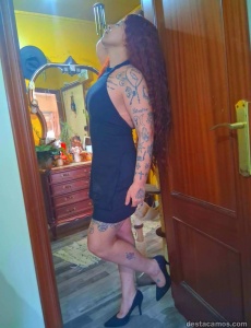 Latina tatuada real