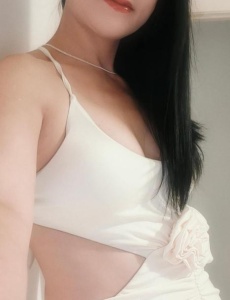 Chica asiática japonesa china divertida - carolinas altas