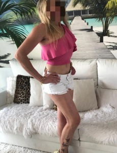 Soy una rubia exótica y preciosa