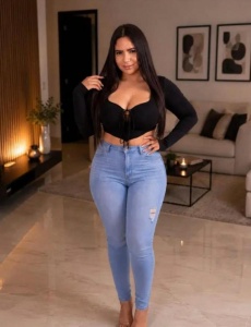 Latina elegante y en elda