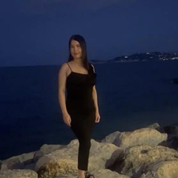 Hermosas jovencitas, Alicante