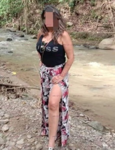 Mujer madura masajes cuerpo a cuerpo con final feliz