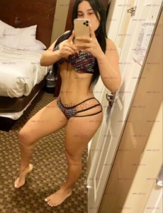 Sexy venezolana latina candente sensual y muy elegante fiestera