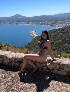Hermosa y amorsa chica en jÁvea