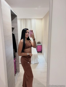 Hermosa latina colombiana de 21 años