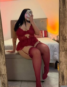 Valería curvy