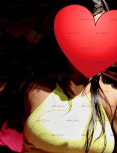 Brenda joven colombiana con ganas de jugar al teto
