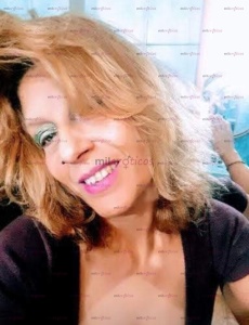 Sabrina masajista madurita rubia delgada muy cariñosa