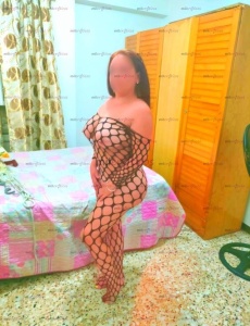 Quieres ver como tu pene crece con mi juguete nuevo. Ven y lo usare contigo...
