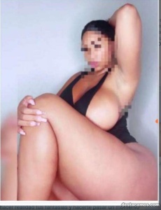 Latina cariñosa