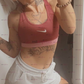 Laura española tatuada simpática y extrovertida, Torrevieja