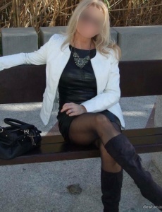 Española elegante y discreta..