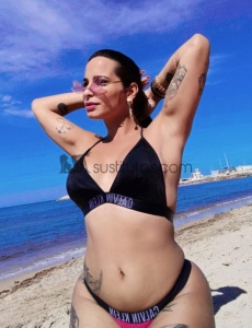 Vanesa, soy una chica muy normal, amable y con mucho mundo interior
