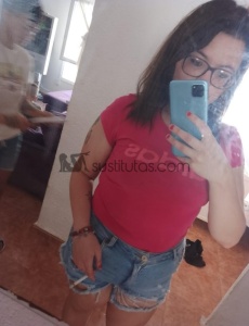 Mi nombre es ana y soy una chica con mucho que ofrecer, que ha tenido siempre muchas ganas de conocer a gente nueva