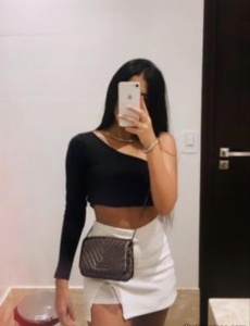 Joven latina nueva en la zona de denia