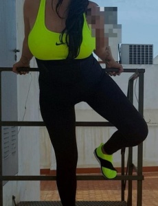 Española guapa divertida cuerpazo
