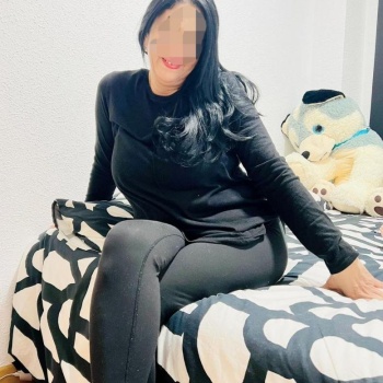 Mujer sencilla pero aada, Elche