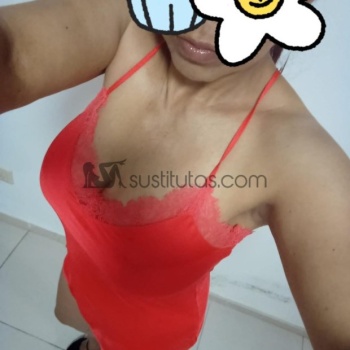 Divertida, atrevida, con mucho que ofrecer y unas ganas inmensas de vivir nuevas experiencias con los demás, Alicante