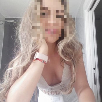 Saray guapa masajista en el centro de benidorm visa bizum, Benidorm
