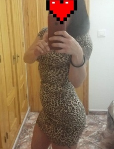 Morenaza independiente cariñosa