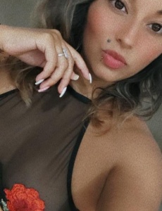 Jeniffer modelo colombiana en alicante salidas y fotos reales