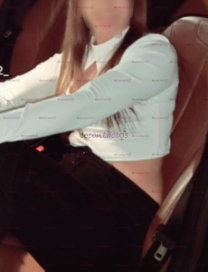 Chica rubia y sexi masajes a hombres discretos escribeme