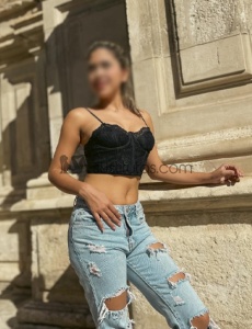Me llamo yessica, soy una chica colombiana, rubia, pequeñita y delgadita, jovencita de 23 añitos