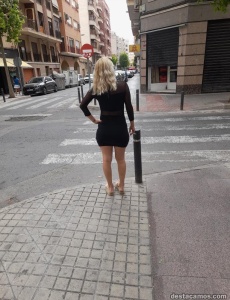 Española rubia cariñosa