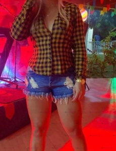 Renata brasilena guapa alegre y muy extrovertida benidorm