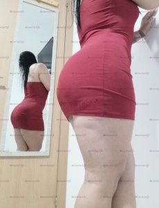 Ainhoa colombiana super elegante buscando chicos a la altura