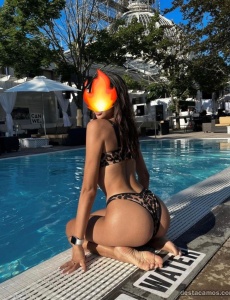 Elena valenciana de 23 añitos