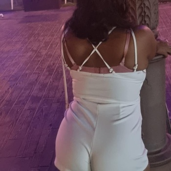 Novata recién llegada masajista 24 horas, Elda